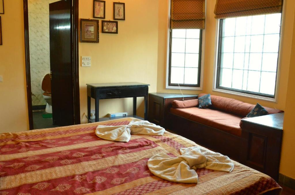 Bed & Breakfast Sirohi House *